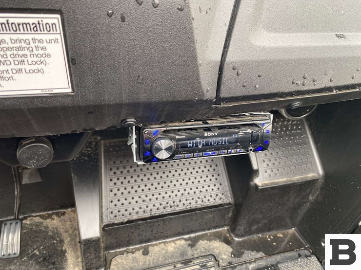 2020-honda-pioneer-700-image-31