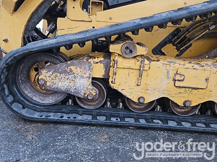 2021-caterpillar-299d3-image-8
