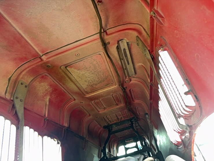 case-ih-magnum-335-image-50