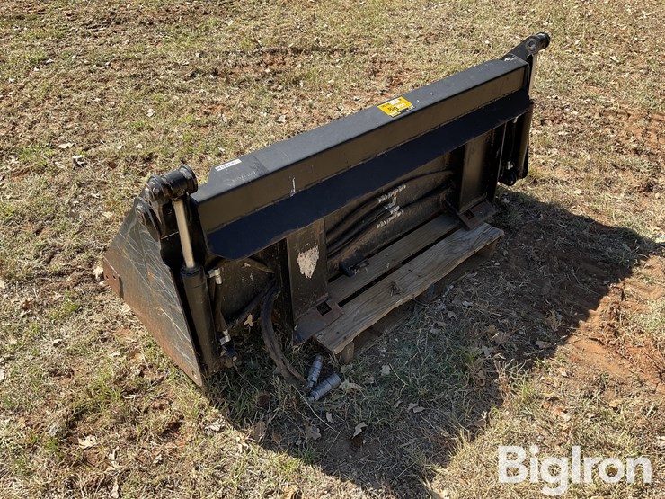 jcb-m335-4-in-1-loader-bucket-image-7