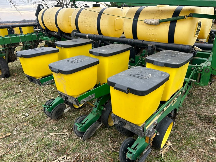 john-deere-7200-image-24