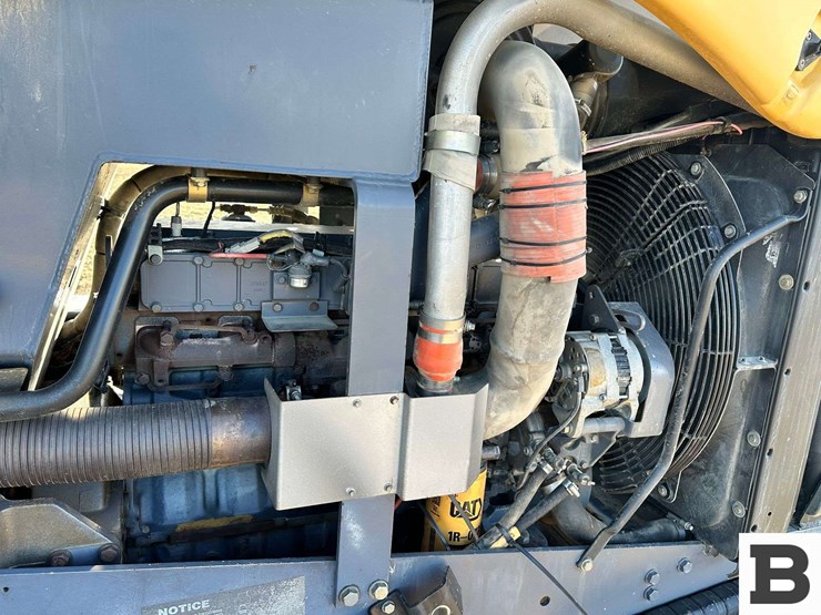 cat-challenger-55-tractor-image-14