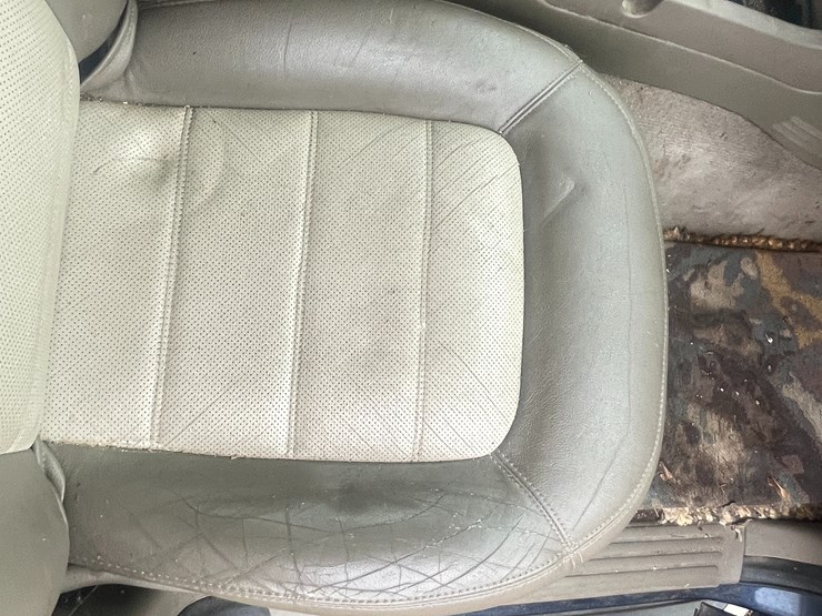 2004-ford-explorer-image-55