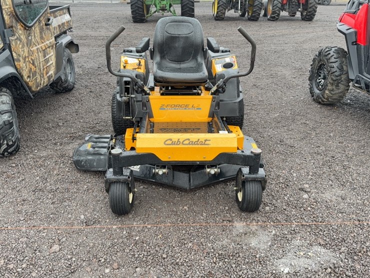 #3097-•-2014-cub-cadet-z-force-lz-zero-turn-mower-image-2