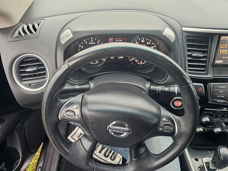 2013-nissan-pathfinder-image-42