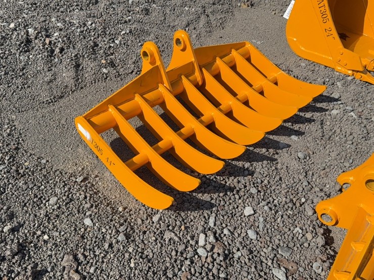 caterpillar-305-image-1