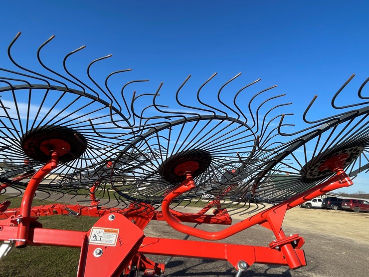 #1463-•-(8)-wheel-kuhn-speedrake-image-12