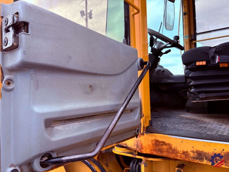 2004-volvo-l60e-image-63