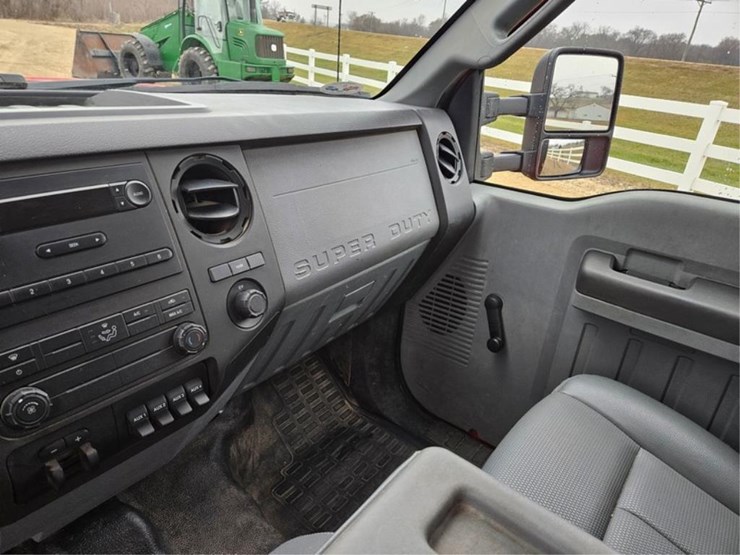 2016-ford-550-image-47