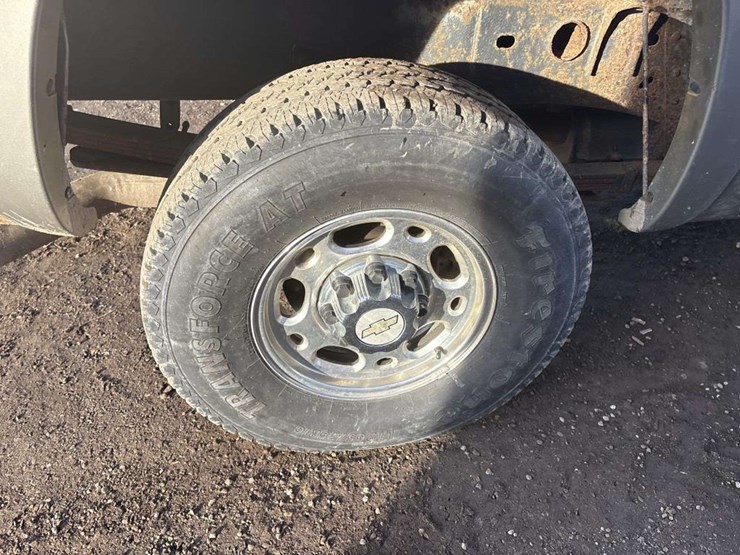 2002-chevrolet-silverado-2500hd-image-10