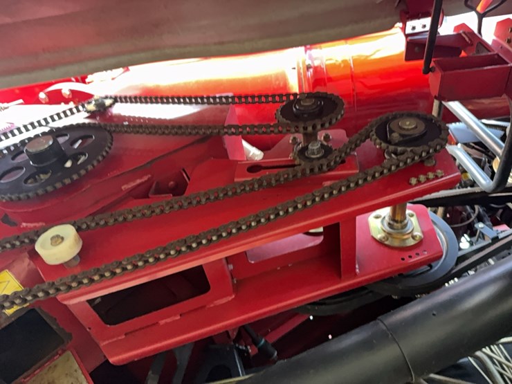 2018-case-ih-8240-image-60