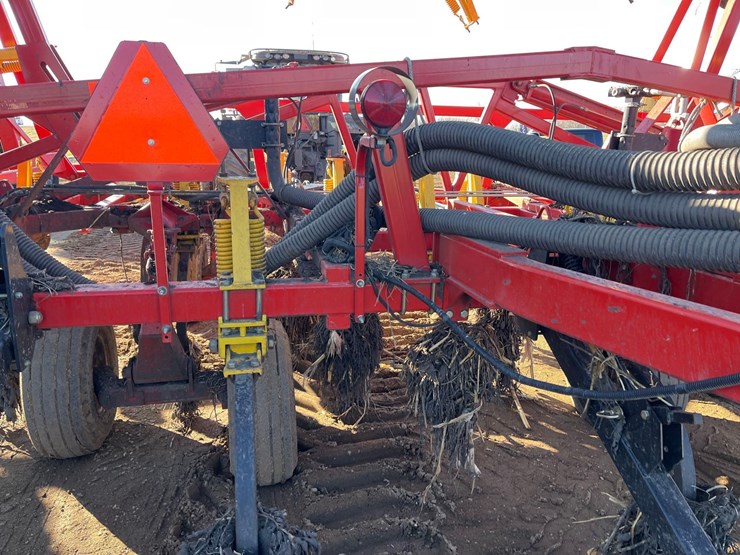 2014-bourgault-9400-image-28