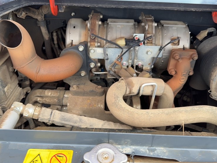 kubota-svl65-2-image-9