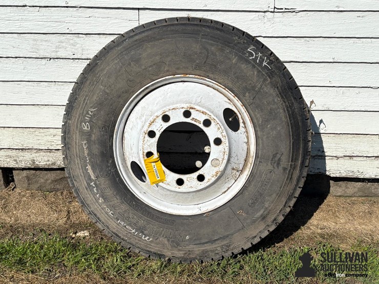 11r22.5-tire-on-10-bolt-rim-image-2