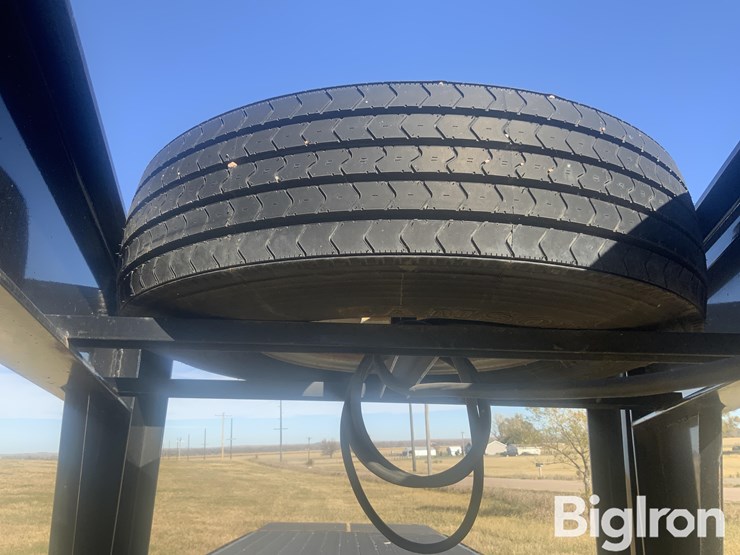 2013-titan-trailer-image-18