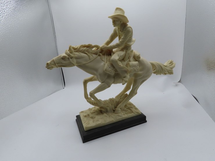 pony-express-statue-by-fl.-santias.-classic-figures-sticker-on-the-bottom-image-1