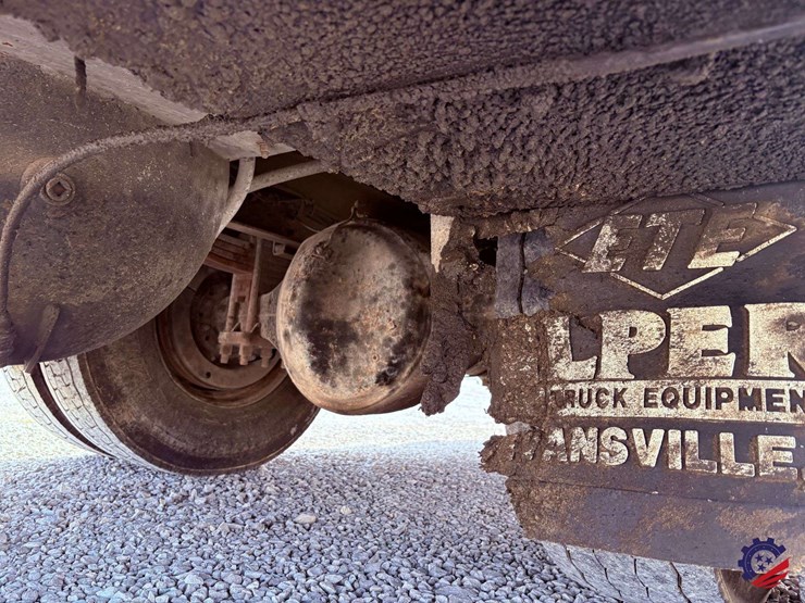 2012-peterbilt-337-image-58