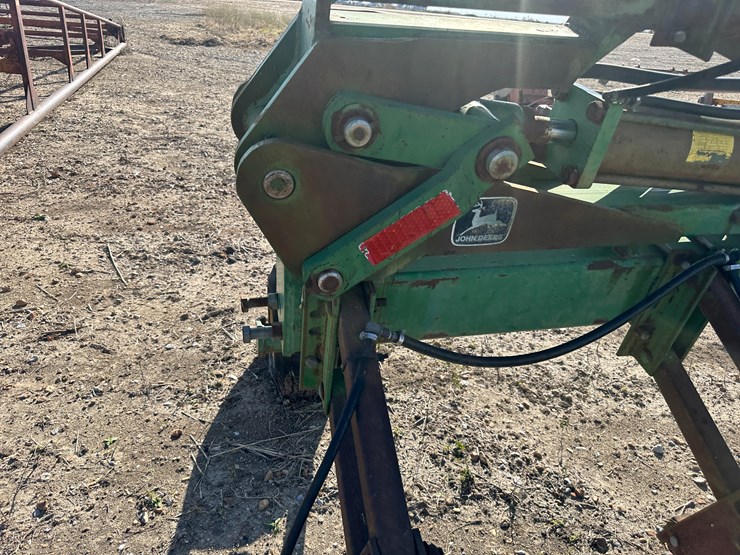 john-deere-845-image-24