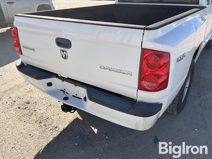 2010-dodge-dakota-image-18