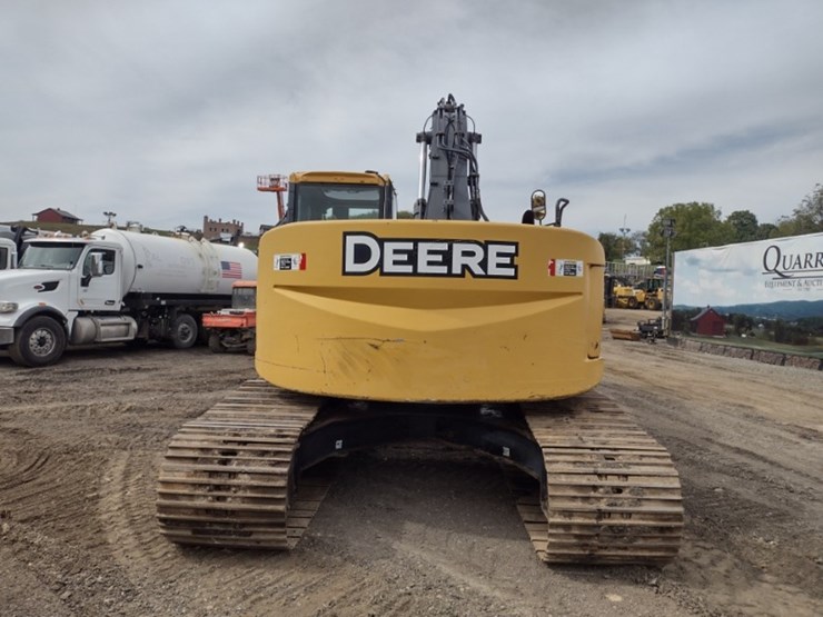 deere-225d-lc-image-4