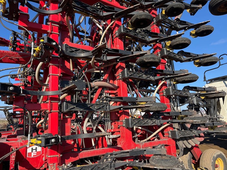 2016-bourgault-3320-66-image-87