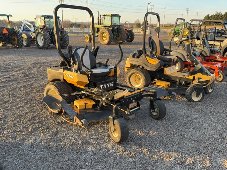 #3096-•-2011-cub-cadet-tank-zero-turn-lawn-mower-image-3