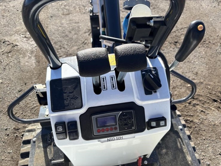 2022-bobcat-e10e-hydraulic-excavator-image-25