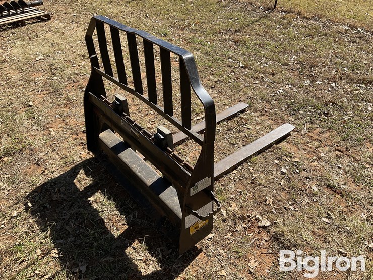 john-deere-worksite-pro-pallet-fork-skid-steer-attachment-image-5