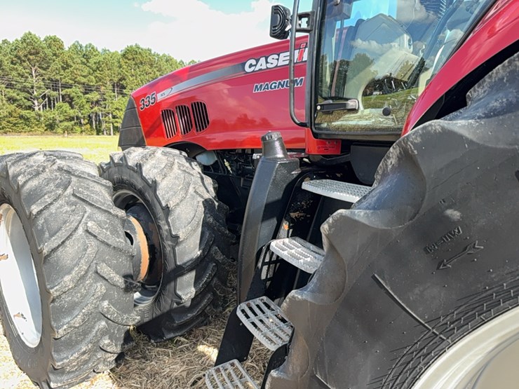 case-ih-magnum-335-image-42