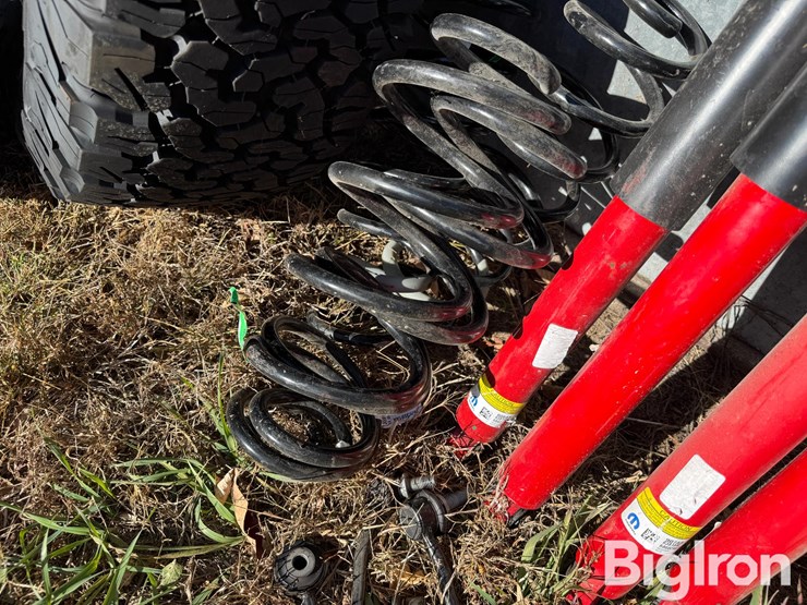 2024-bf-goodrich-285/70r17-tires-&-rims-&-suspension-image-17