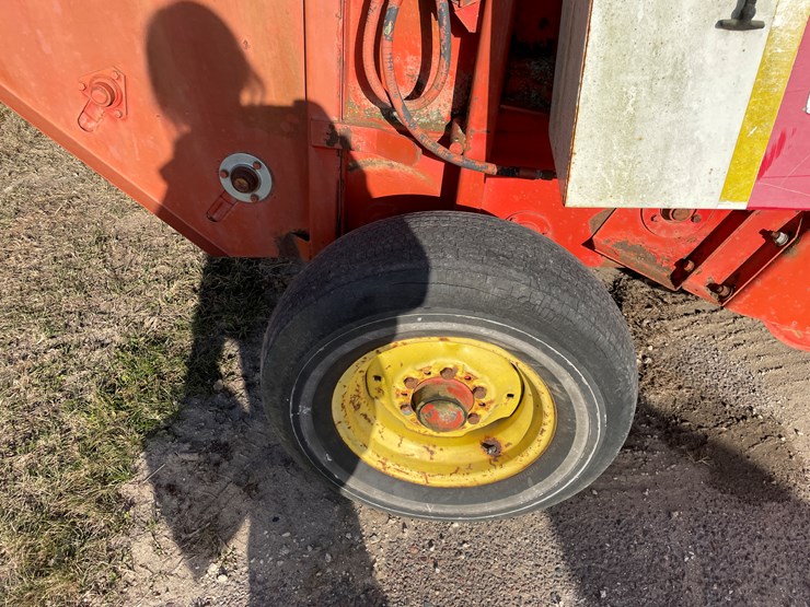 #1408-•-omc-596-roll-baler-image-12