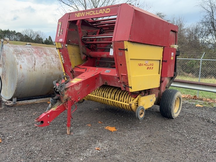 new-holland-853-image-1