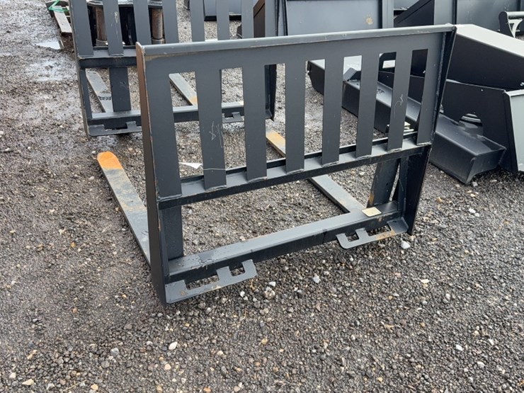 #2044-•-trubilt-48"-skid-steer-pallet-forks-image-3