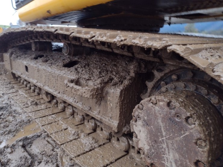 deere-200-lc-image-34