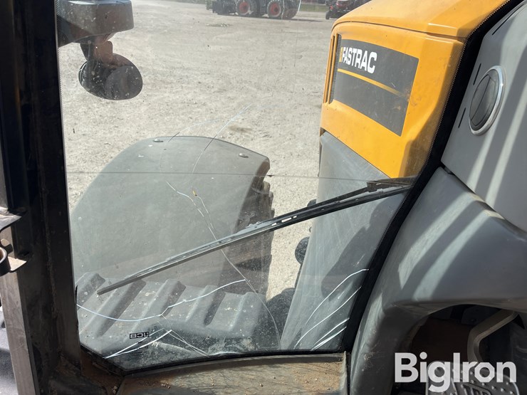 2021-jcb-fastrac-8330-image-17