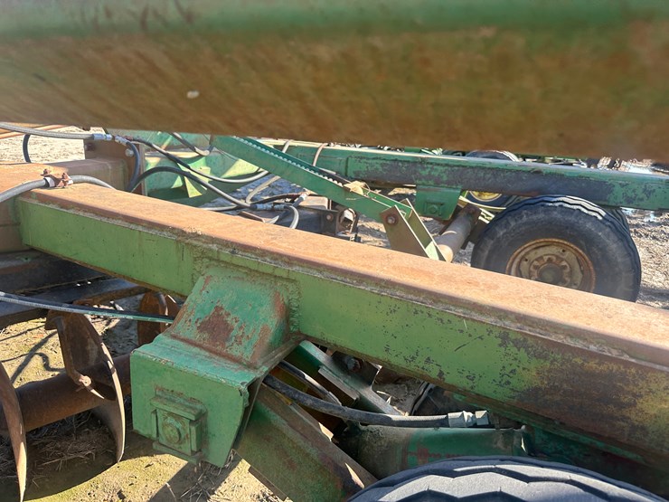 john-deere-30-image-23