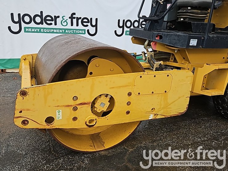 2013-caterpillar-cs44-image-12