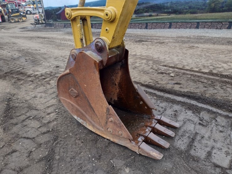 komatsu-pc128uu-2-image-15