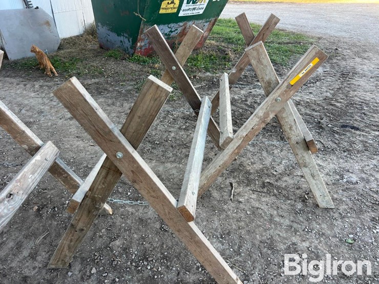 folding-sawhorses-image-14