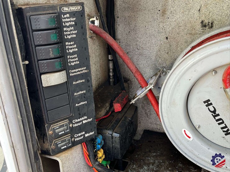 2013-ford-f750-image-41