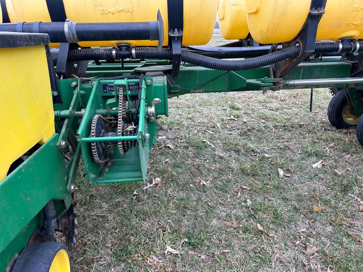 john-deere-7200-image-30