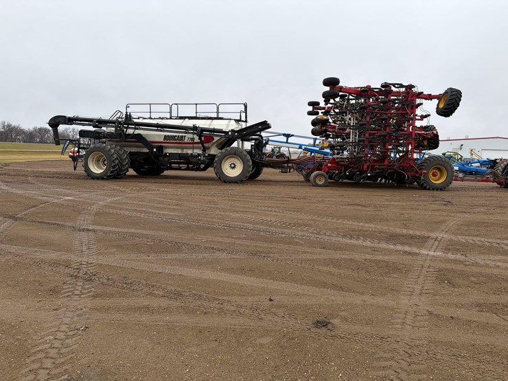 2016-bourgault-3320-66-image-4