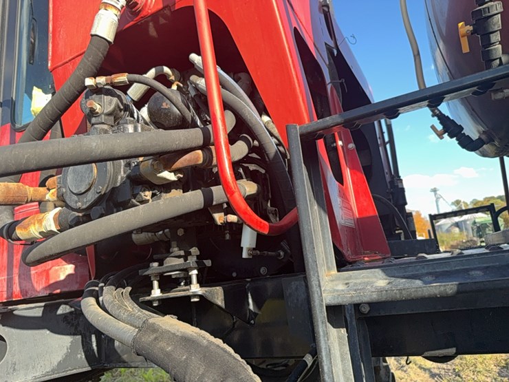 case-ih-3185-patriot-sprayer-image-80
