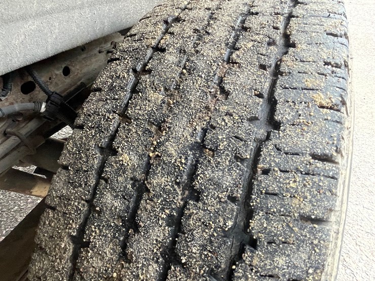 #1064-•-2012-gmc-savana-1-ton-van-(has-wi-title)-image-81