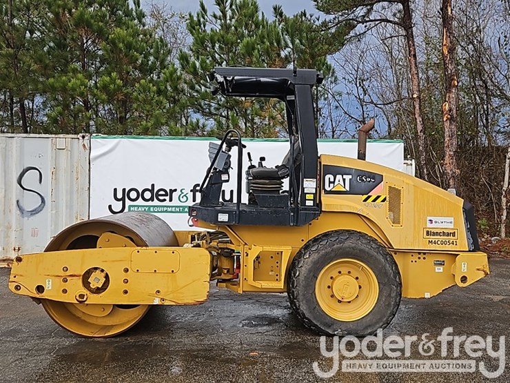 2013-caterpillar-cs44-image-2