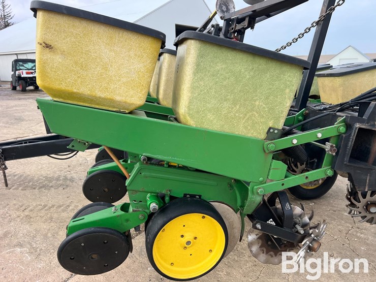 john-deere-7000-image-10