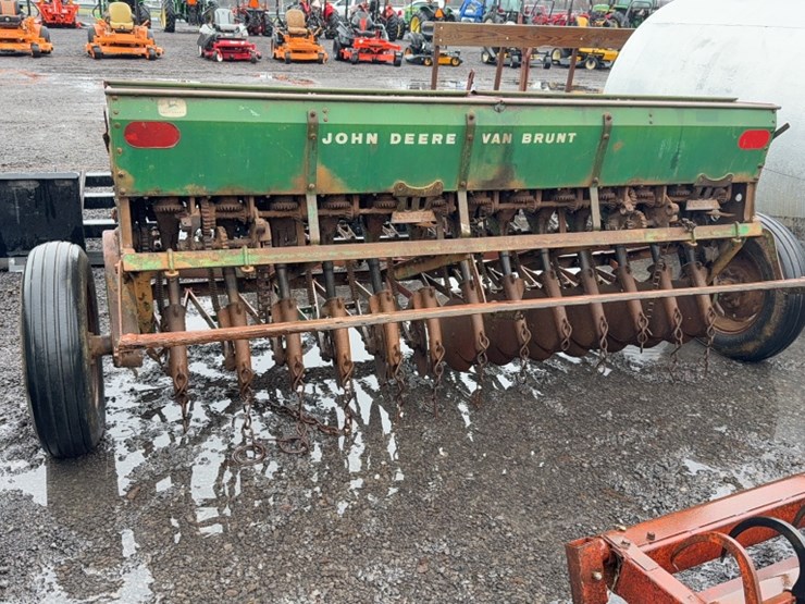 john-deere-8-image-3