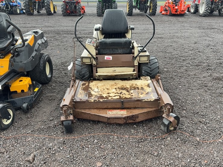 #3098-•-grasshopper-zero-turn-lawn-mower-image-2