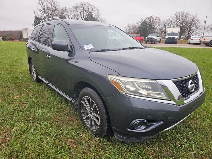 2013-nissan-pathfinder-image-18