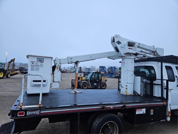 #3284-•-2003-gmc-c5500-aerial-truck-image-12